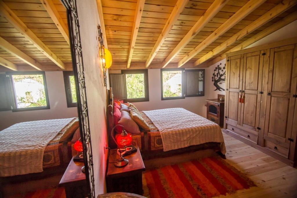 Casa Con Encanto En Alajar Luaran gambar